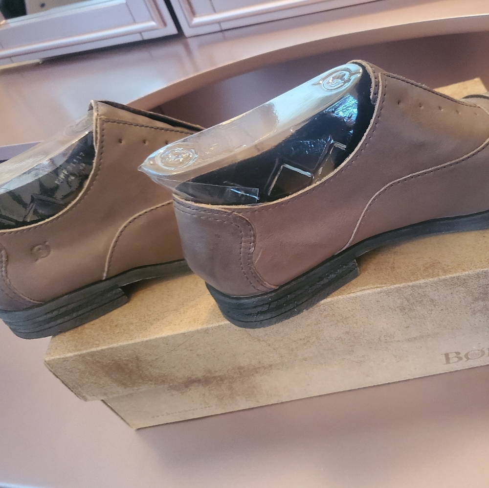 Born Forato Women's oxford shoe